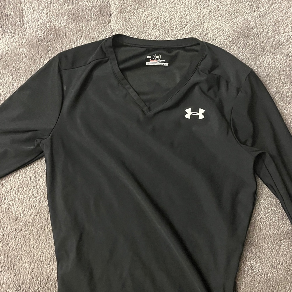 Under Armour Black V-Neck heat gear Performance Top